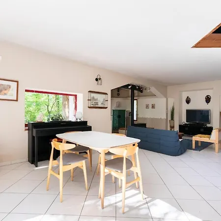 Yuja's Garden Villa *